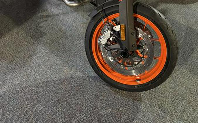 2024 KTM 890 SMT