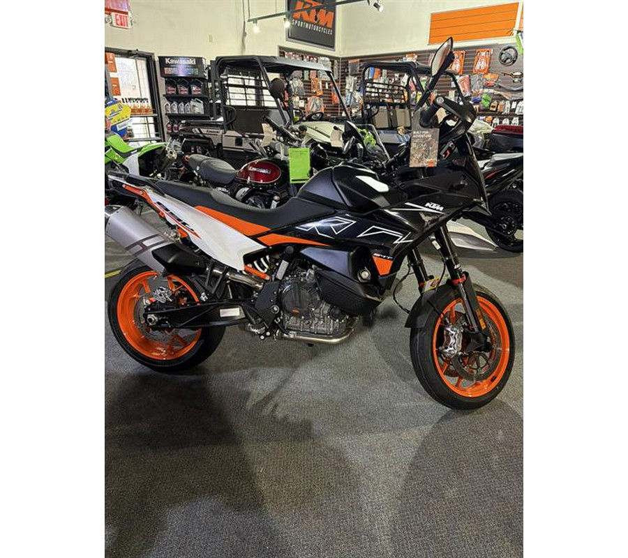 2024 KTM 890 SMT