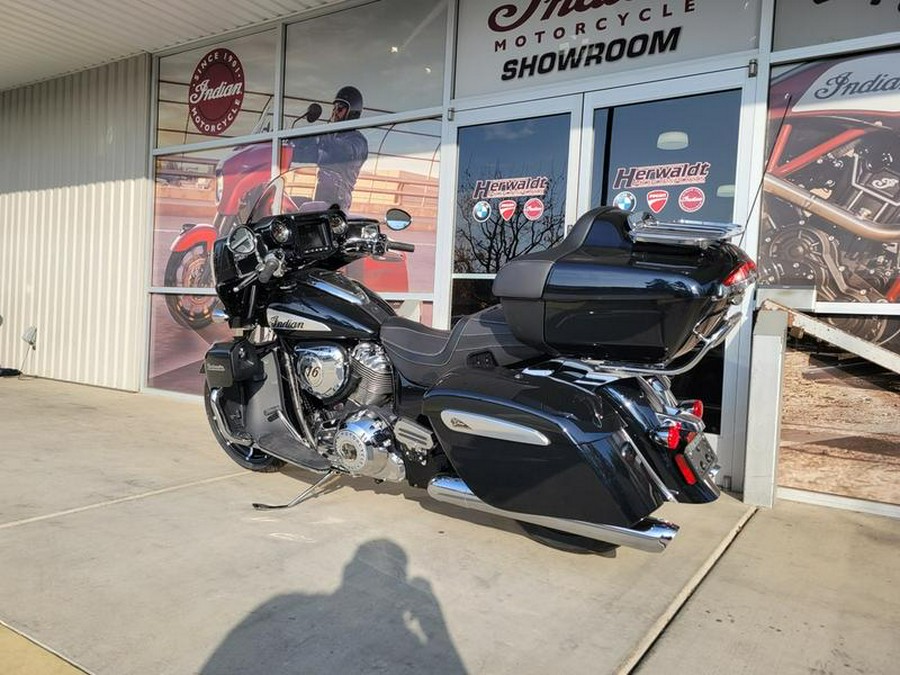 2022 Indian Motorcycle® Roadmaster® Limited Black Azure Crystal