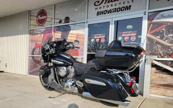 2022 Indian Motorcycle® Roadmaster® Limited Black Azure Crystal