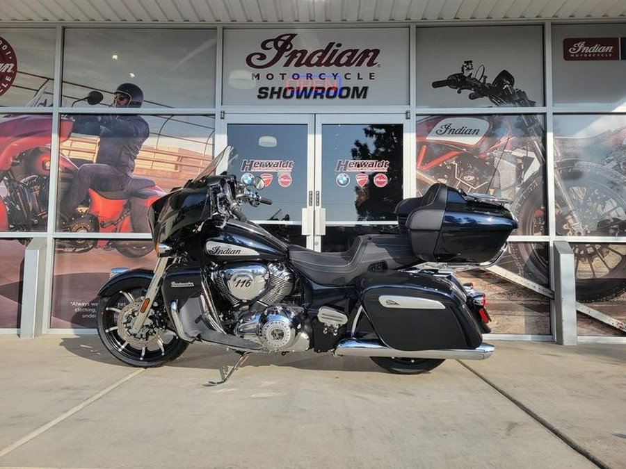 2022 Indian Motorcycle® Roadmaster® Limited Black Azure Crystal