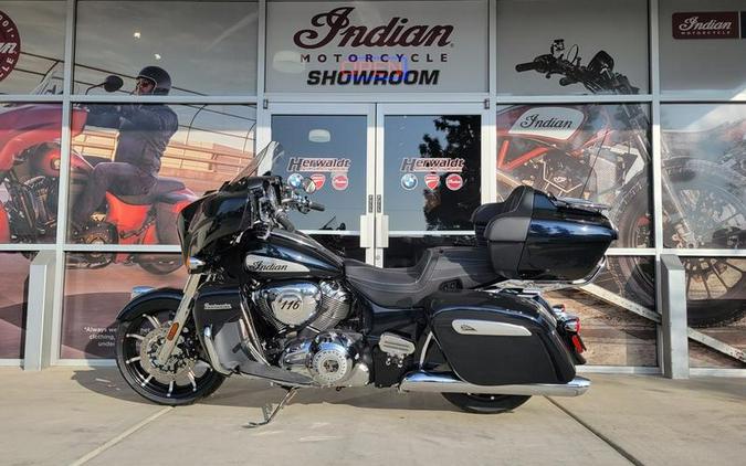 2022 Indian Motorcycle® Roadmaster® Limited Black Azure Crystal