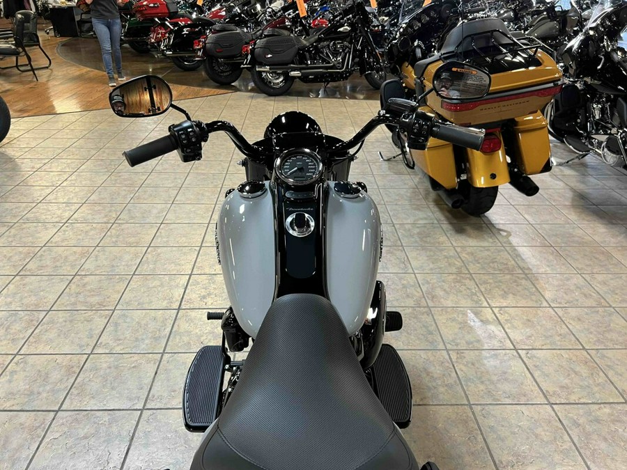 2024 Harley-Davidson Freewheeler Billiard Grey