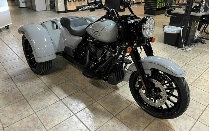 2024 Harley-Davidson Freewheeler Billiard Grey