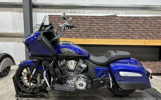 2023 Indian Motorcycle® Challenger® Limited Spirit Blue Metallic / Black Metallic