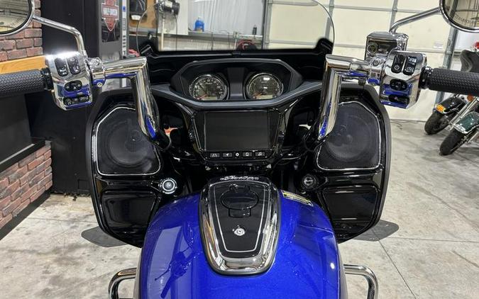 2023 Indian Motorcycle® Challenger® Limited Spirit Blue Metallic / Black Metallic