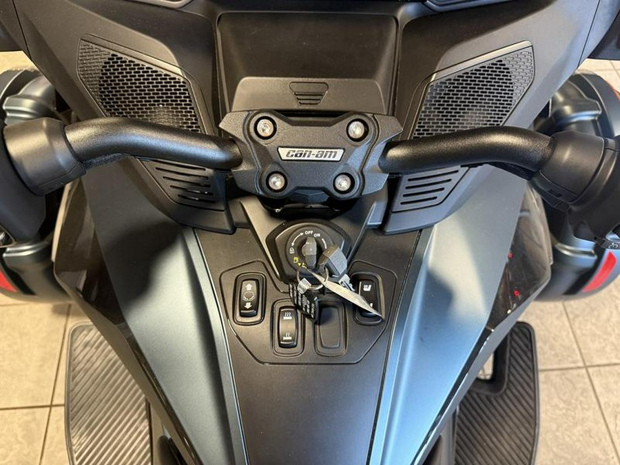 2026 Can-Am® Spyder RT Limited Dark
