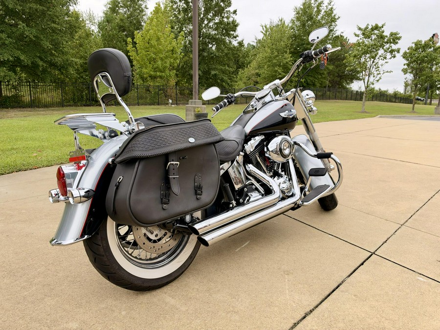 2015 Harley-Davidson Softail Deluxe Two-Tone Brilliant Silver Pearl/Vivid Black