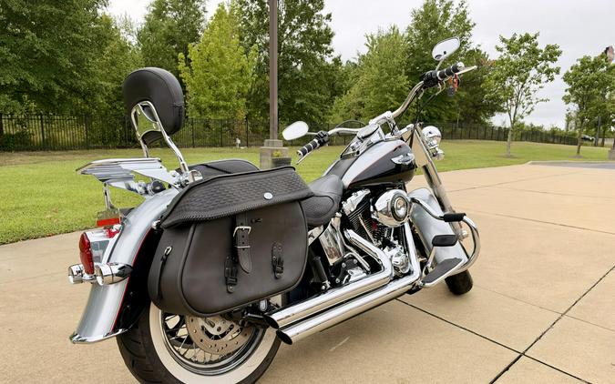 2015 Harley-Davidson Softail Deluxe Two-Tone Brilliant Silver Pearl/Vivid Black