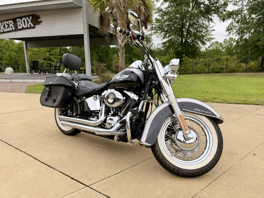 2015 Harley-Davidson Softail Deluxe Two-Tone Brilliant Silver Pearl/Vivid Black