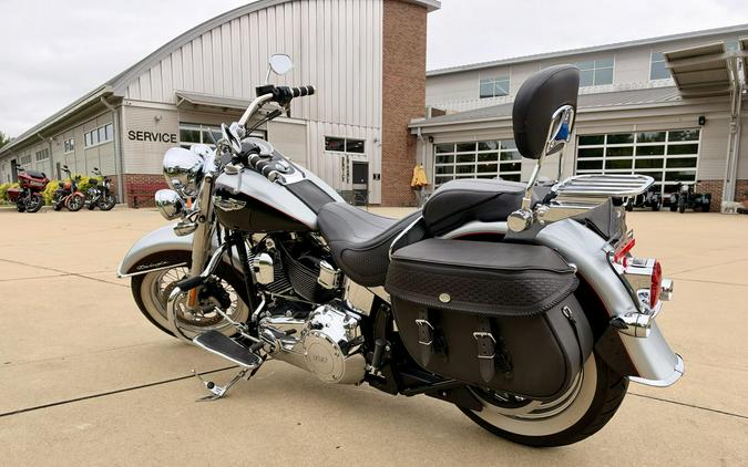 2015 Harley-Davidson Softail Deluxe Two-Tone Brilliant Silver Pearl/Vivid Black