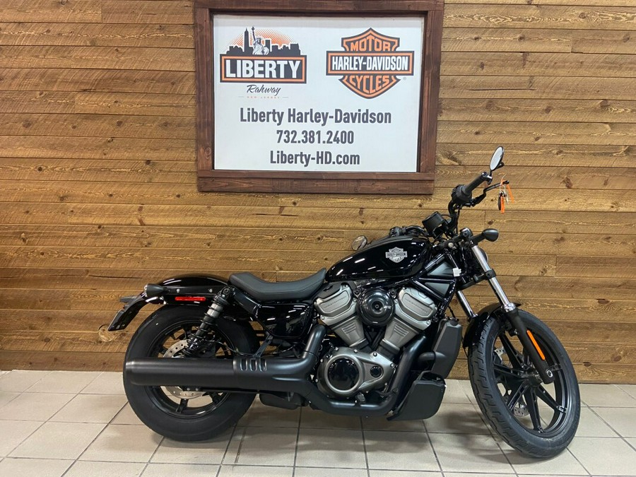 2024 Harley-Davidson® Nightster™ Vivid Black RH975