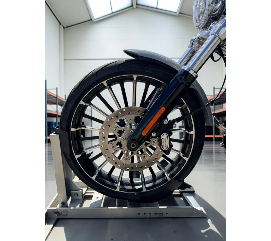 2025 Harley-Davidson Breakout Softail