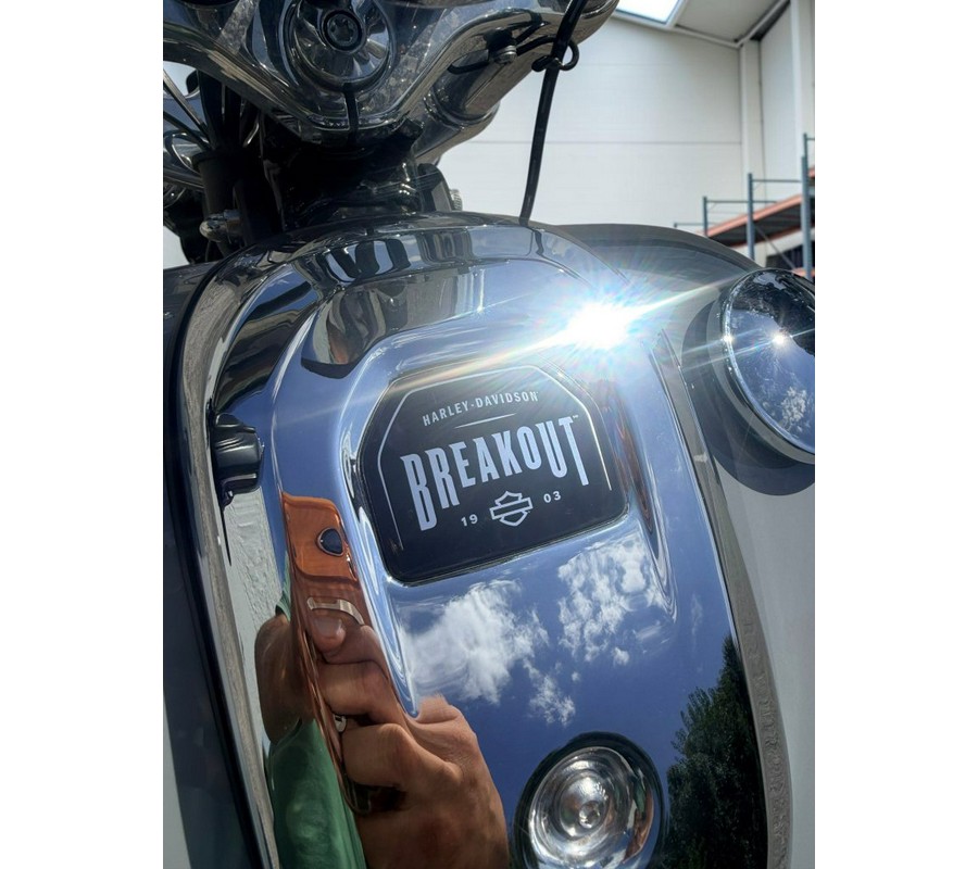 2025 Harley-Davidson Breakout Softail