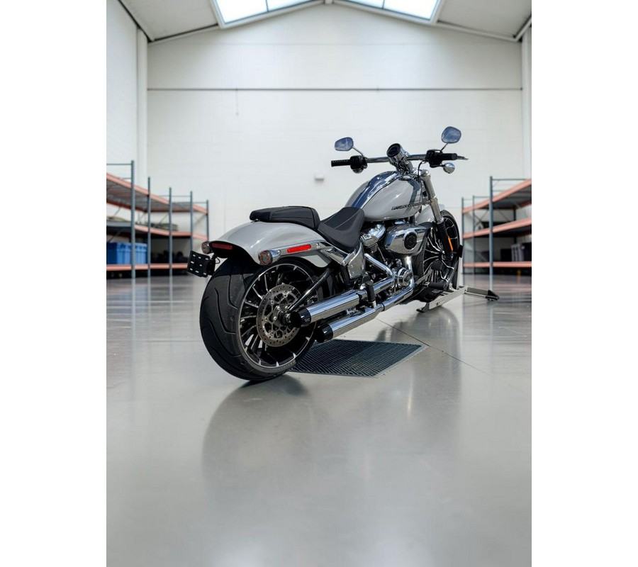 2025 Harley-Davidson Breakout Softail