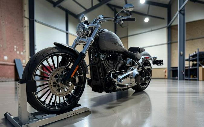 2025 Harley-Davidson Breakout Softail