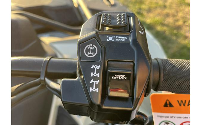 2026 OUTLANDER PRO XU HD7 - Can-Am