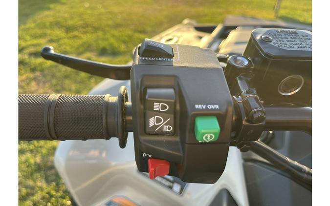 2026 OUTLANDER PRO XU HD7 - Can-Am