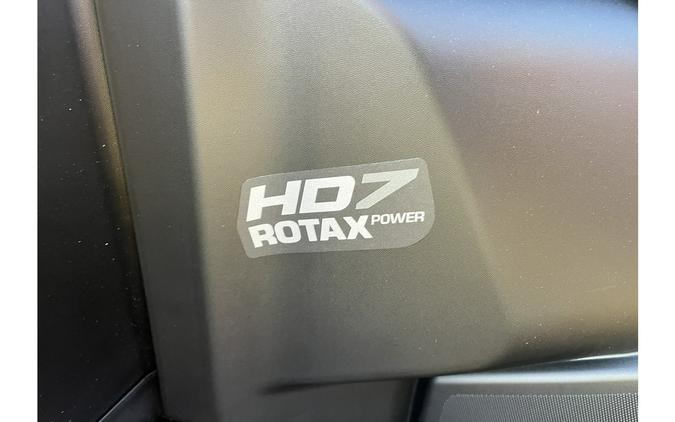 2026 OUTLANDER PRO XU HD7 - Can-Am