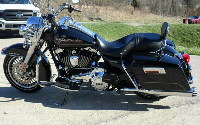 2013 Harley-Davidson® FLHR