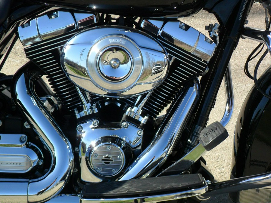 2013 Harley-Davidson® FLHR