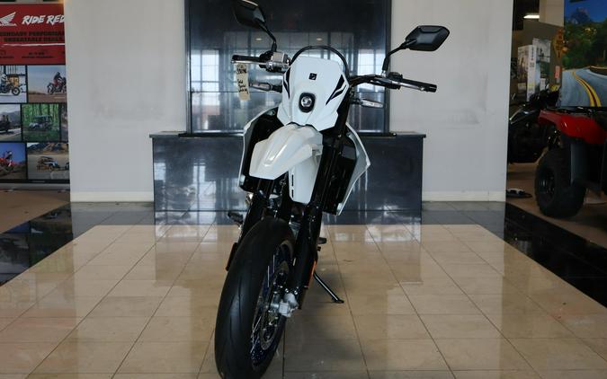 2025 Suzuki DR-Z 4SM BASE