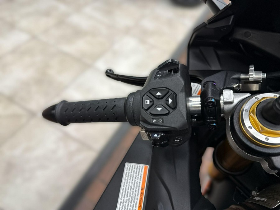 2026 APRILIA RSV4 FACTORY 1100