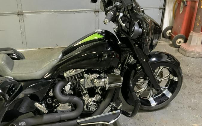 2014 Harley-Davidson Street Glide FLHXS Special