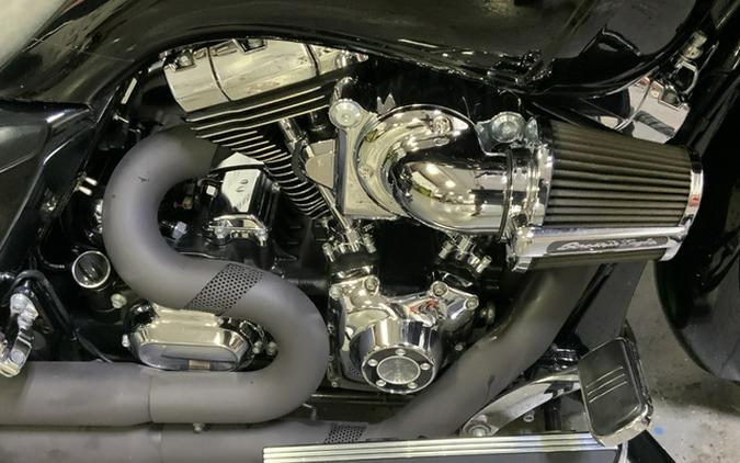2014 Harley-Davidson Street Glide FLHXS Special
