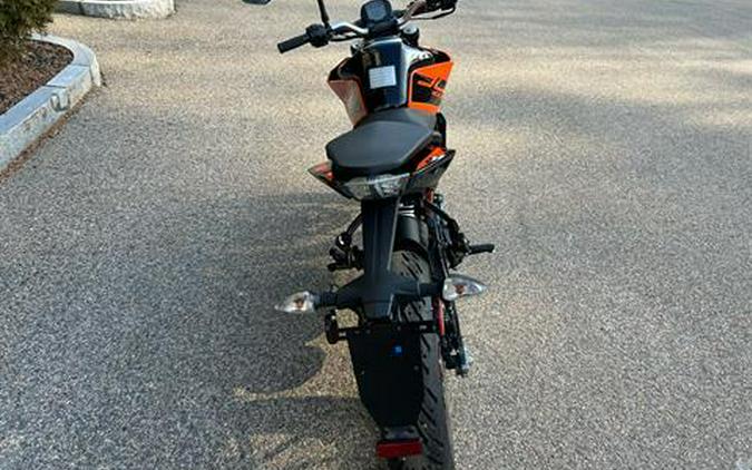 2023 KTM 200 Duke