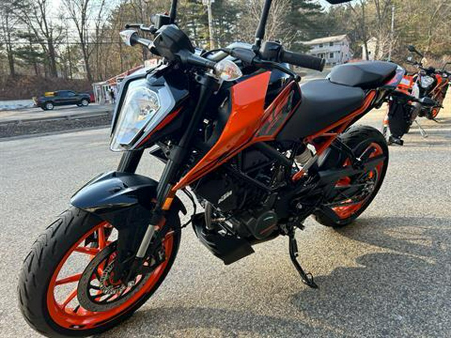 2023 KTM 200 Duke