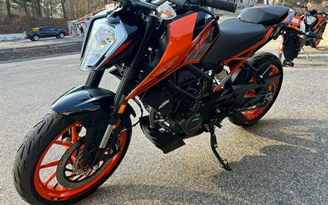 2023 KTM 200 Duke