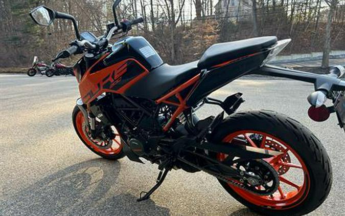 2023 KTM 200 Duke