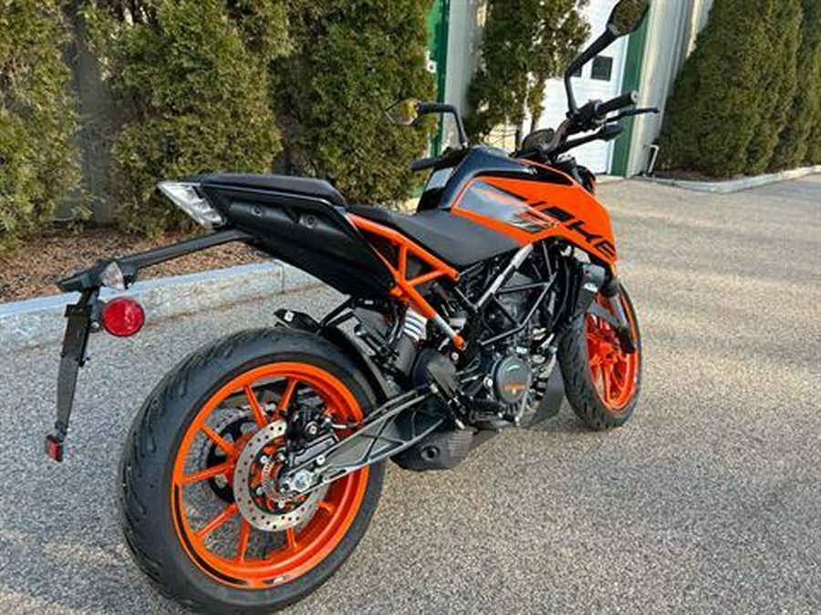 2023 KTM 200 Duke