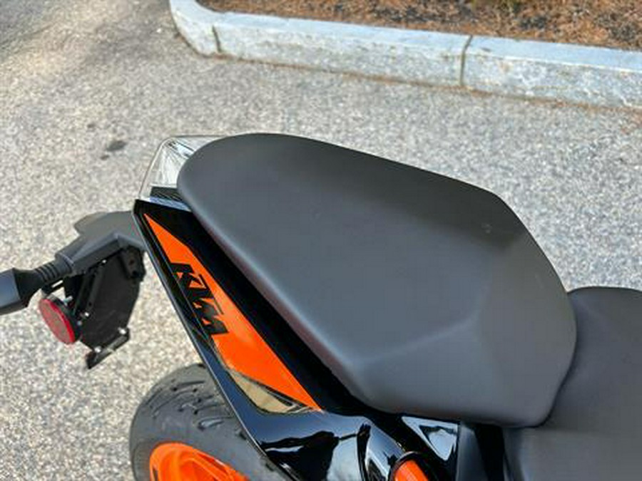 2023 KTM 200 Duke