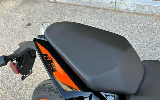 2023 KTM 200 Duke