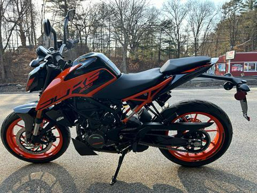 2023 KTM 200 Duke