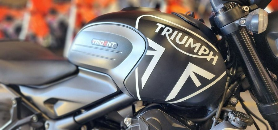 2023 Triumph Trident 660 Matte Jet Black / Matte Silver Ice