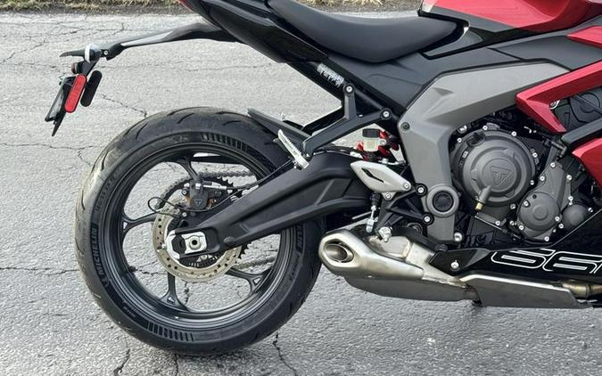 2025 Triumph Daytona 660 Snowdonia White/Sapphire Black