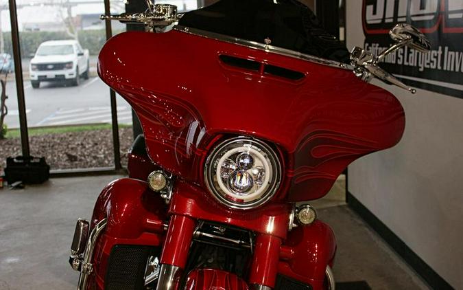 2016 Harley-Davidson® FLHXSE - CVO™ Street Glide®