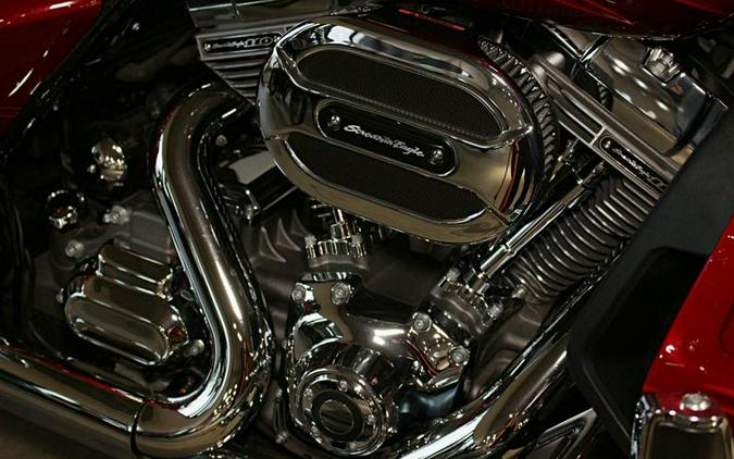 2016 Harley-Davidson® FLHXSE - CVO™ Street Glide®