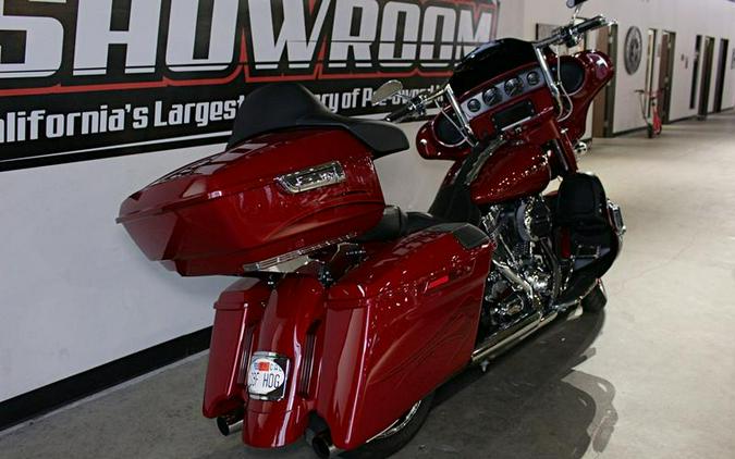 2016 Harley-Davidson® FLHXSE - CVO™ Street Glide®