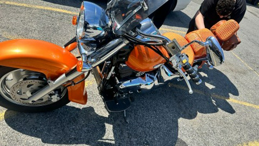 2005 Suzuki Boulevard C90