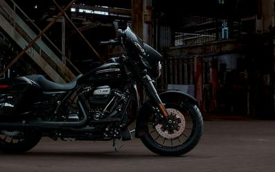 FLHXS 2019 Street Glide Special