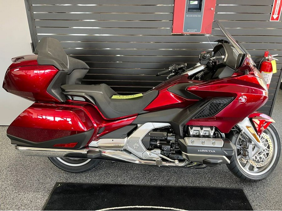 2023 Honda GOLDWING TOUR - Candy Ardent Red