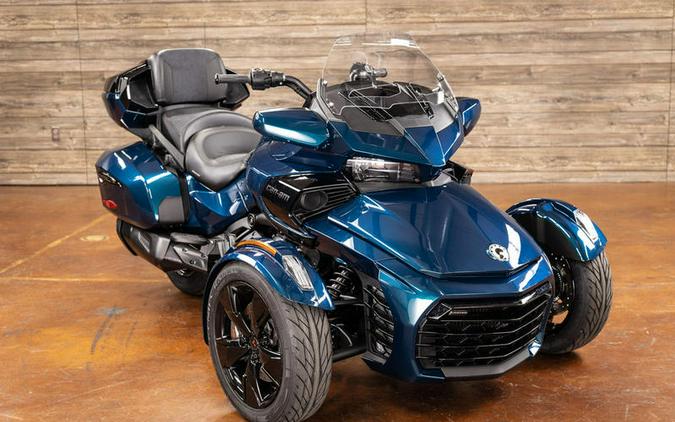 2024 Can-Am® Spyder F3 Limited Dark Wheels