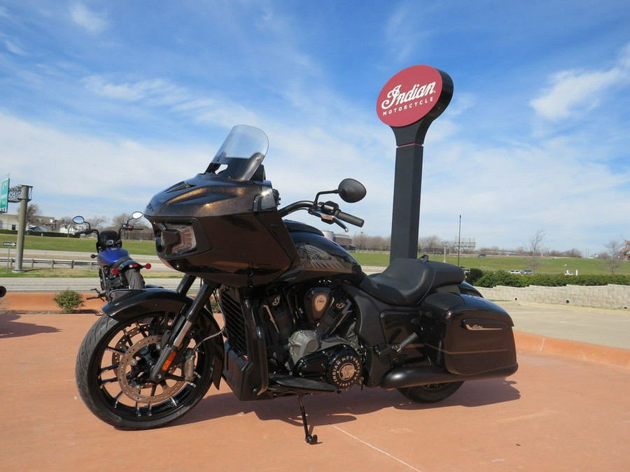 2024 Indian Motorcycle® Challenger® Dark Horse® Icon Smoky Quartz Metallic Pearl/Black Metallic