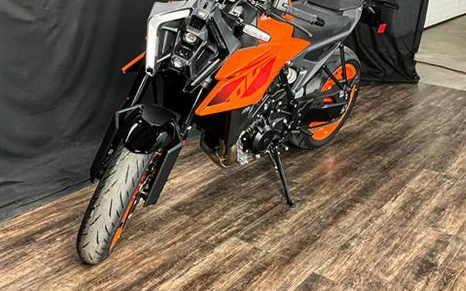 2024 KTM 990 Duke