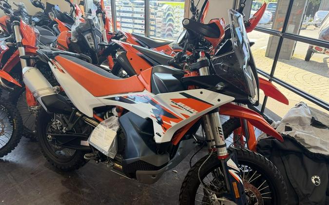 2025 KTM 890 Adventure R