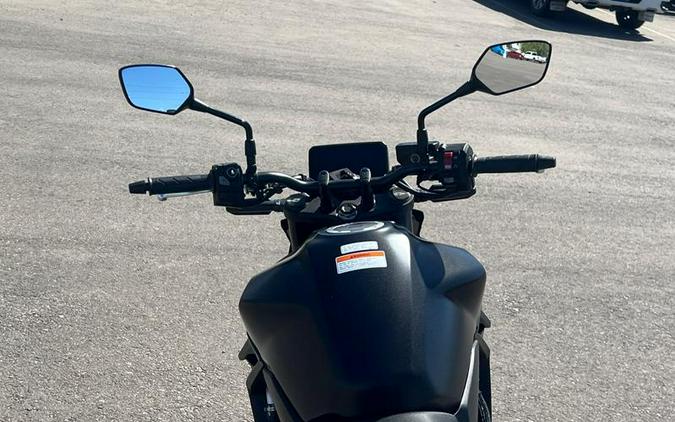 2025 Honda® CB750 HORNET Base